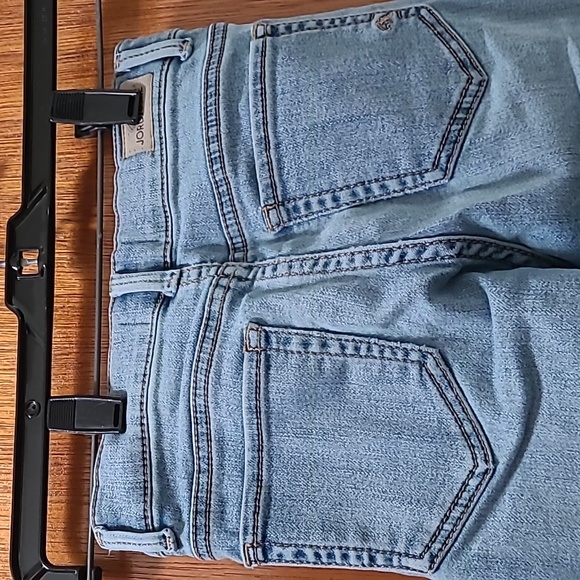 Jordache Super Skinny Jeans - Picture 4 of 5